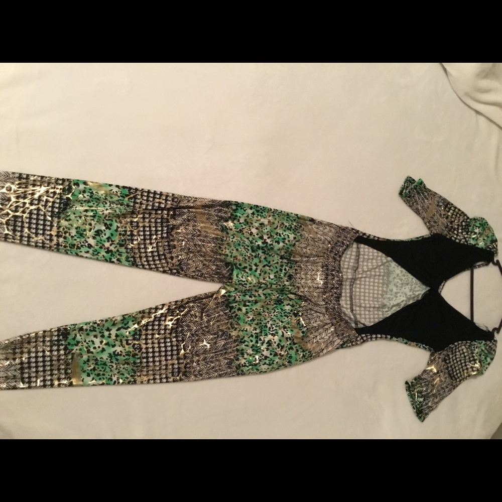 Clothing - Picture 4 of 4